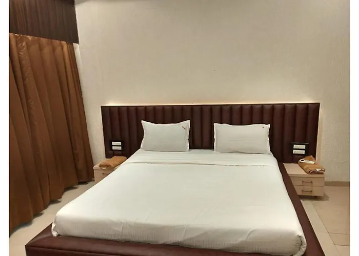 Air Infinity Casa Pool 5Bhk Villa Igatpuri